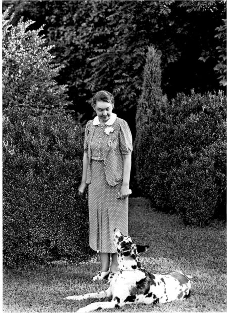 Nancy Carrier and Peggy on The Rockbrook House lawn